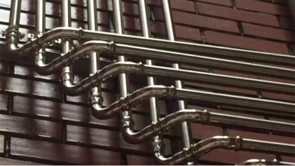 江蘇不銹鋼給水管廠家告訴你家庭給水管要用哪種好？