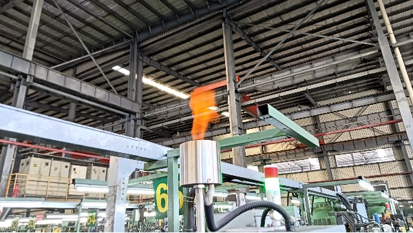 同是不銹鋼換熱管，為什么有的很亮，有的很暗