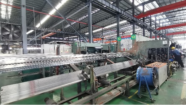 不銹鋼管為何彎曲不裂？