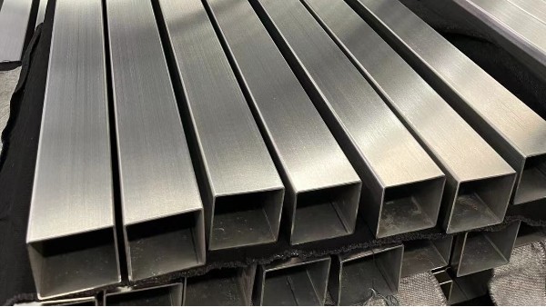 304不銹鋼制品管為何變形？