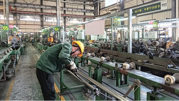 不銹鋼焊管勝無(wú)縫，換熱器選材揭秘！