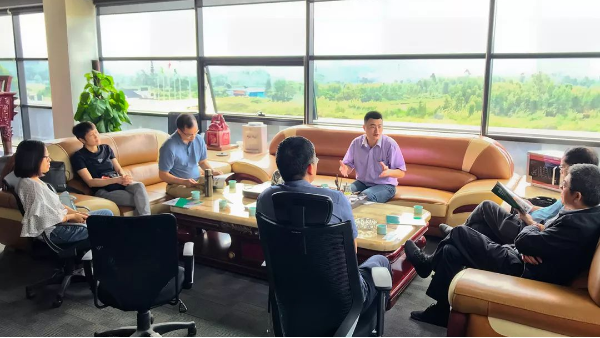 中國五礦商會、佛山外經(jīng)貿(mào)系統(tǒng)領(lǐng)導(dǎo)蒞臨雙興指導(dǎo)工作