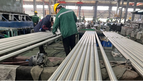 裝飾管的“表面文章”：從家居到建筑，如何兼顧美觀與耐久？